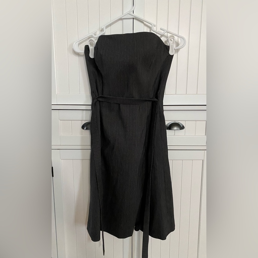 Gray Robin Jordan Strapless Nice-Casual Dress